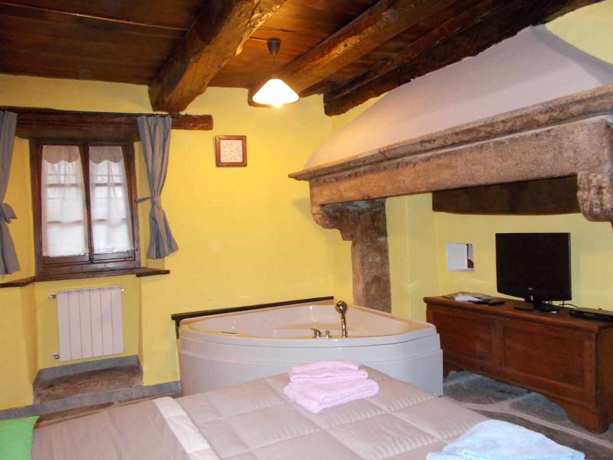 Il Borgo Di Monica Hébergement de vacances Domodossola